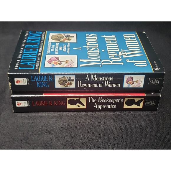 Laurie R King The Beekeeper's Apprentice & A Mostrous Regiment of Women Book Set - Picture 2 of 8